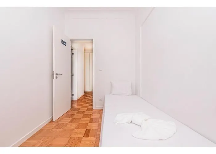 Houze Spacious 4 Bedroom Flat Near Zoo Lejlighed *